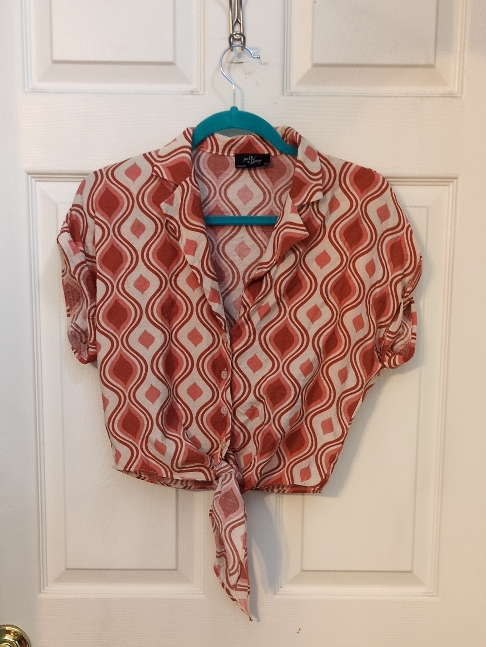 Tie-Front Geo Print Crop Top in Rust and Cream